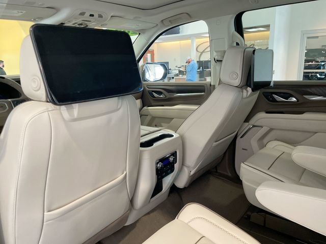Used 2024 GMC Yukon XL Denali w/ Advanced Technology Package image 14