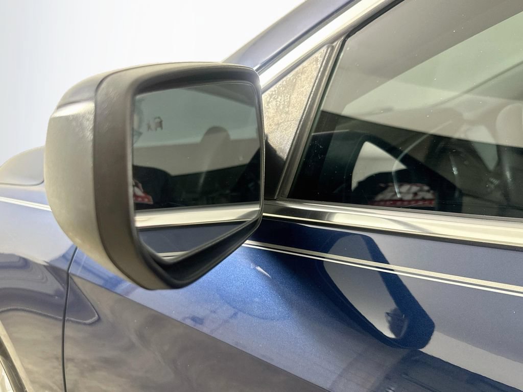Used 2020 Chevrolet Malibu LT FWD image 37
