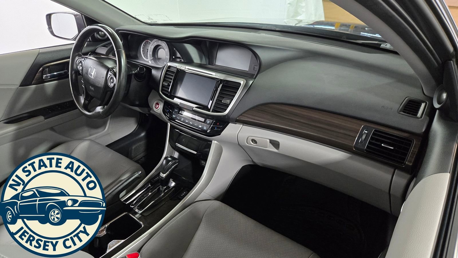 Used 2017 Honda Accord EX-L image 37