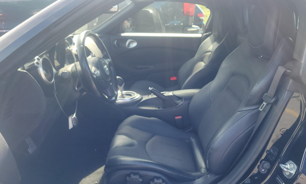 Used 2019 Nissan 370Z Touring RWD image 11