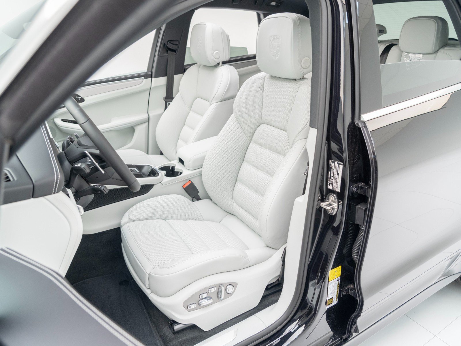 New 2026 Porsche Macan S AWD/4WD image 5