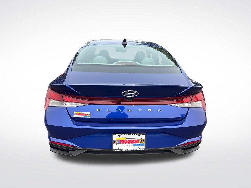 Certified 2023 Hyundai Elantra SEL FWD image 4