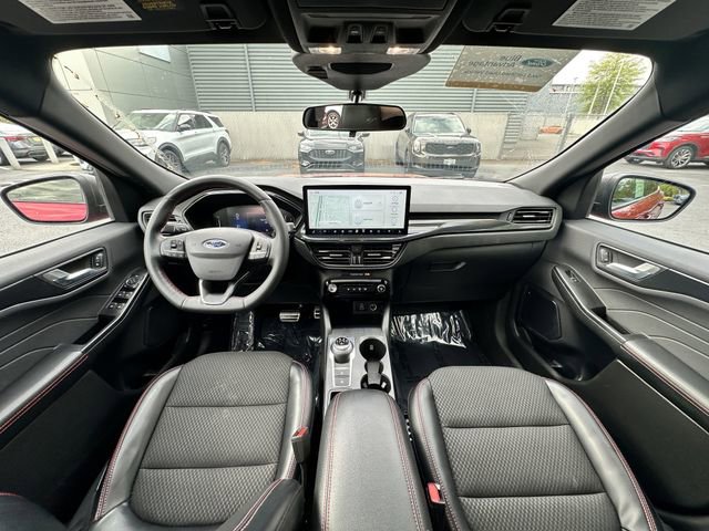 Certified 2024 Ford Escape ST-Line w/ Tech Pack #1 AWD/4WD image 3