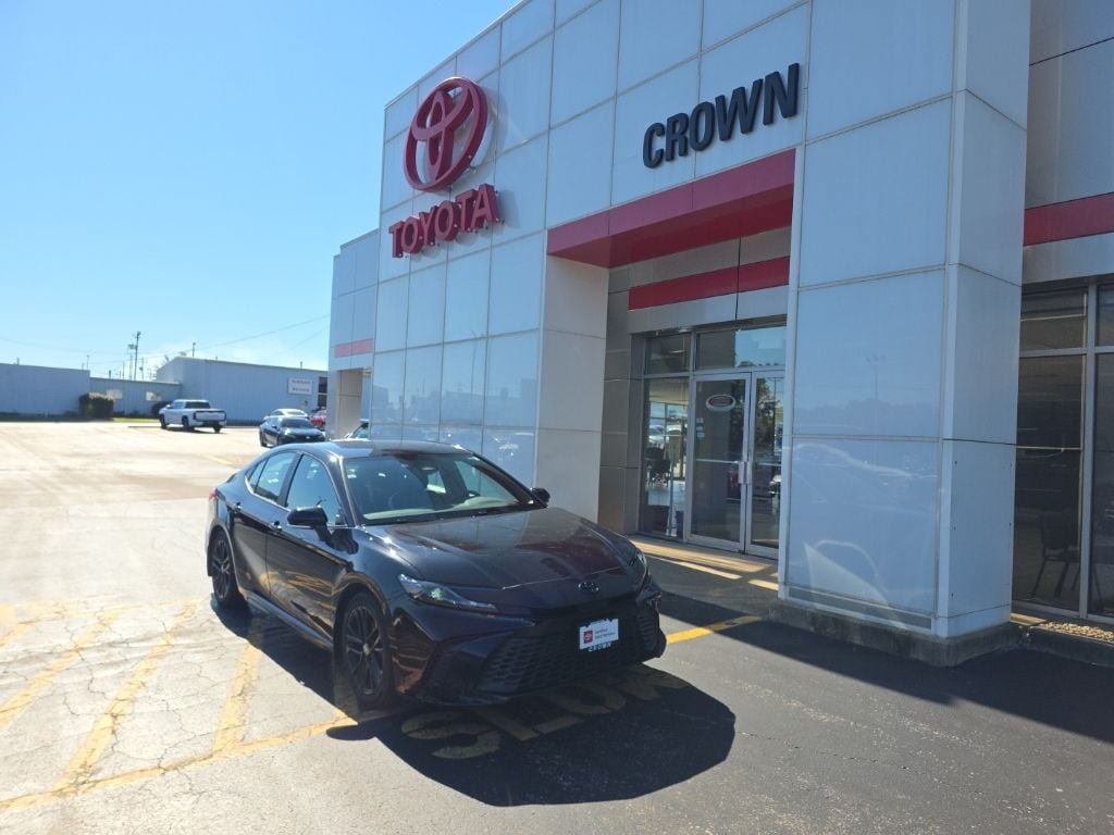Used 2025 Toyota Camry SE