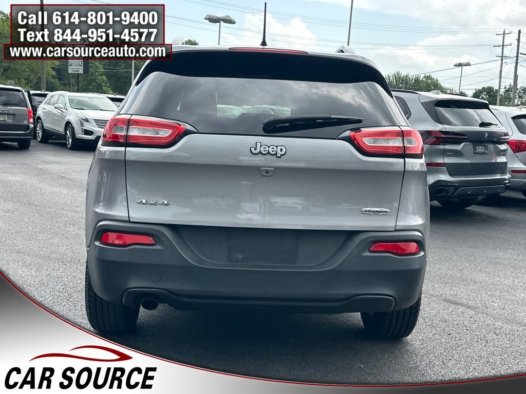 Used 2017 Jeep Cherokee Latitude w/ Comfort/Convenience Group AWD/4WD image 7