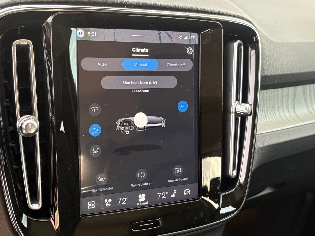 New 2026 Volvo XC40 B5 Core w/ Protection Package Premier image 16