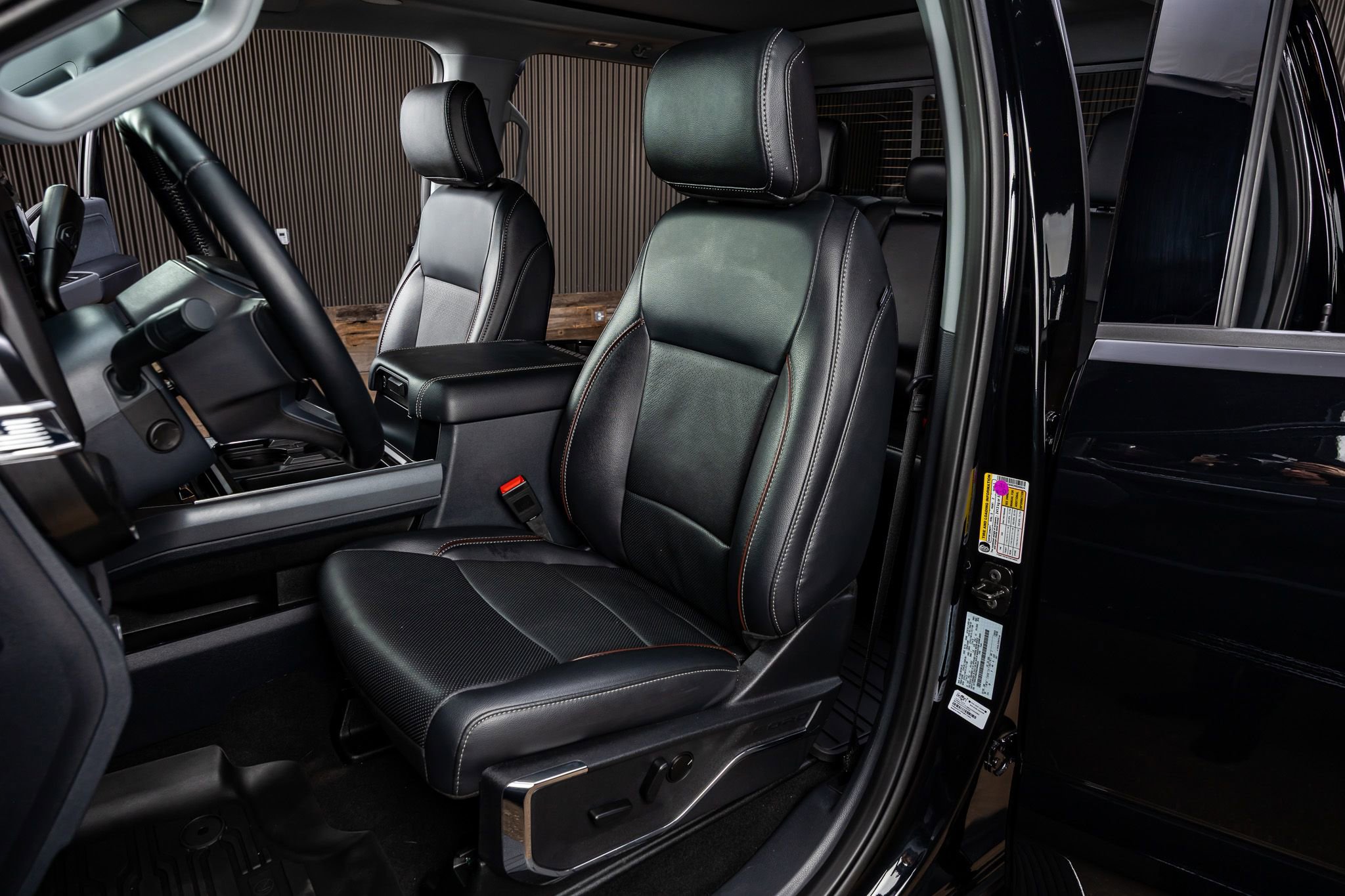 Used 2024 Ford F350 Lariat w/ Lariat Ultimate Package image 30