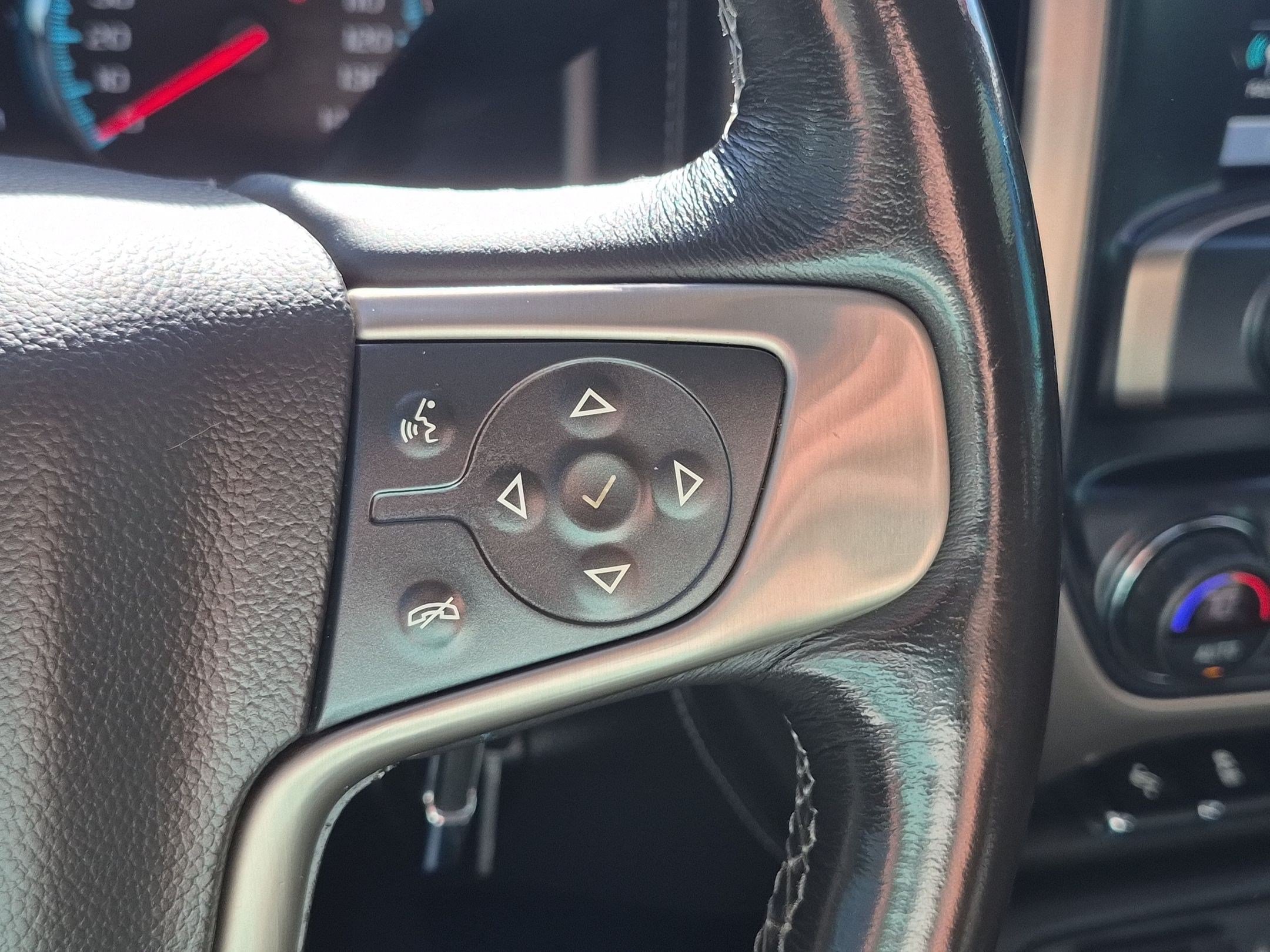 Used 2018 GMC Sierra 3500 Denali w/ Duramax Plus Package AWD/4WD image 17