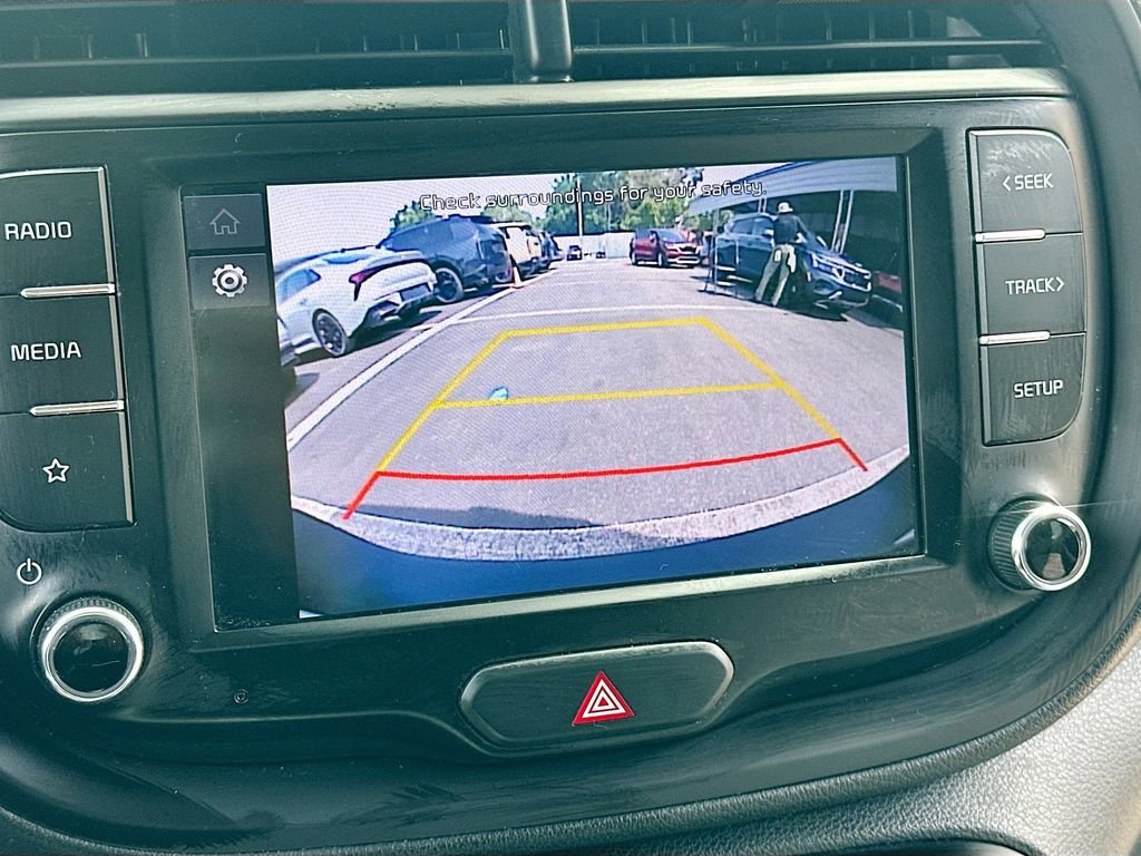 Certified 2022 Kia Soul LX w/ Technology Package FWD image 13