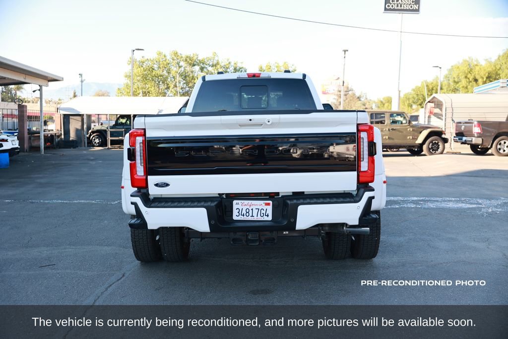 Used 2025 Ford F450 Platinum w/ FX4 Off-Road Package image 4