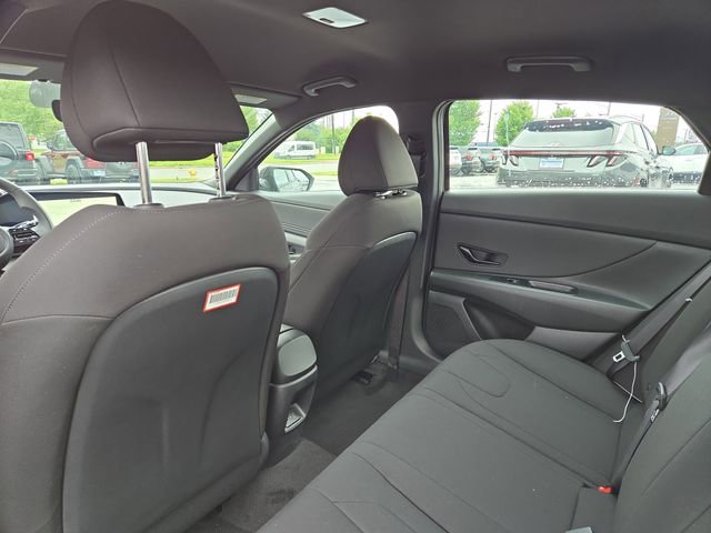 New 2025 Hyundai Elantra SEL image 28