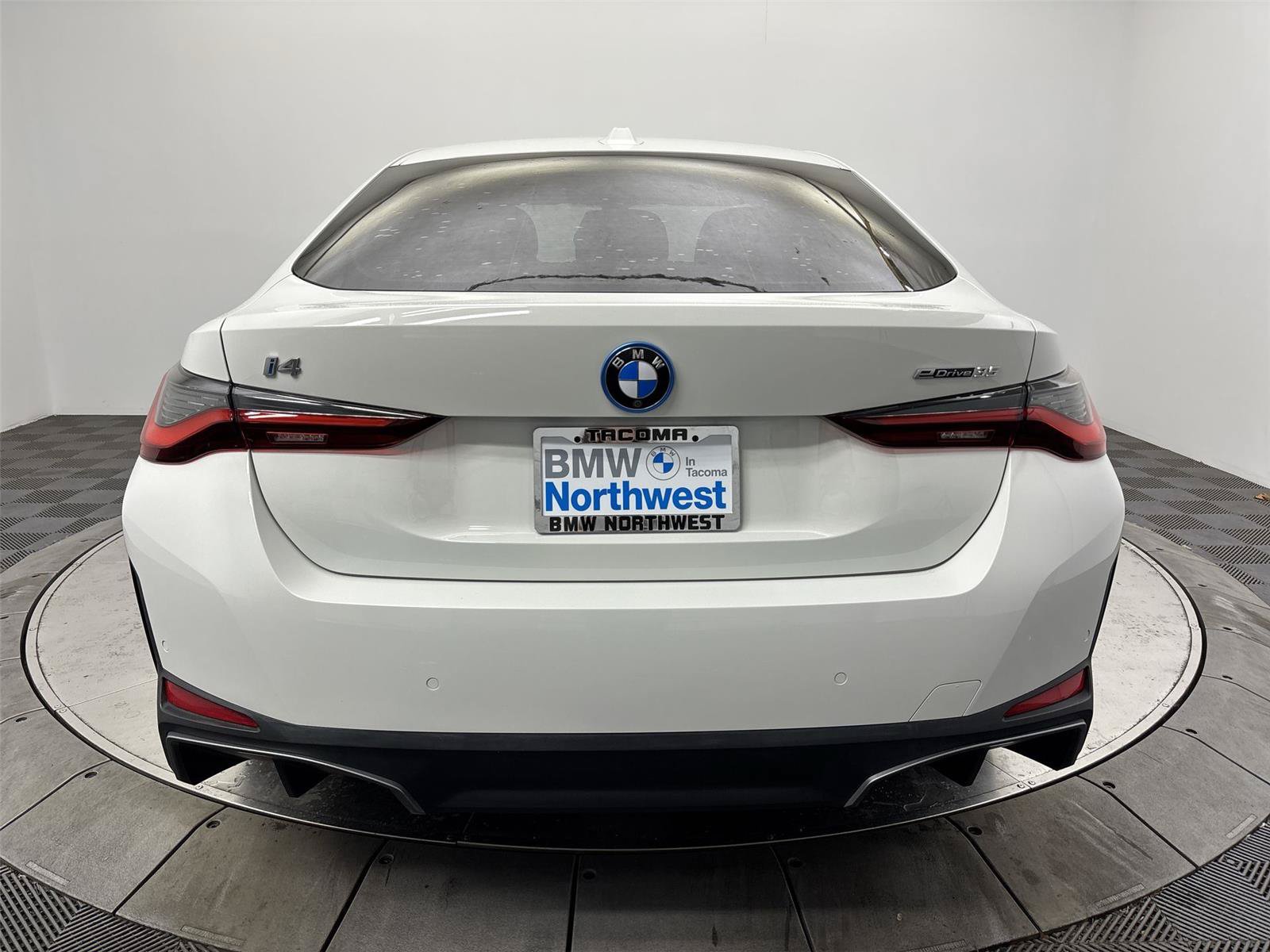 Used 2023 BMW i4 eDrive35 RWD image 15