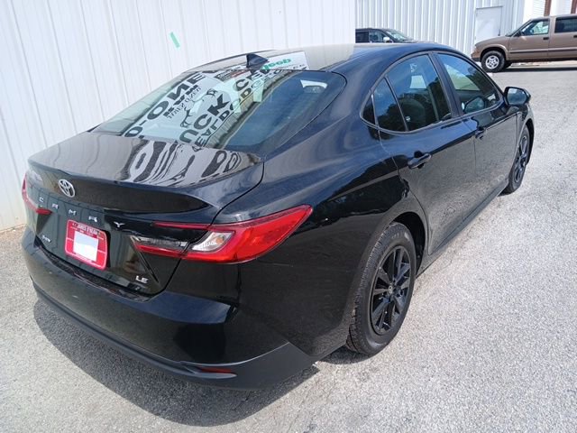 Used 2025 Toyota Camry LE image 3