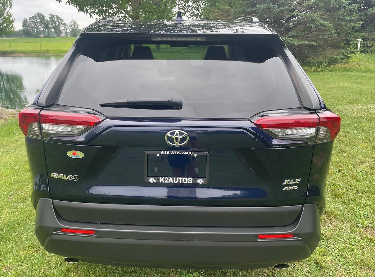 Used 2019 Toyota RAV4 XLE w/ Convenience Package AWD/4WD image 10