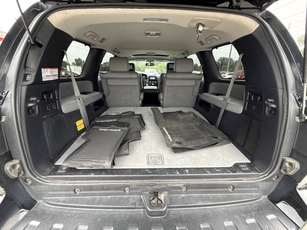 Used 2017 Toyota Sequoia Limited w/ Safety & Convenience Package AWD/4WD image 19