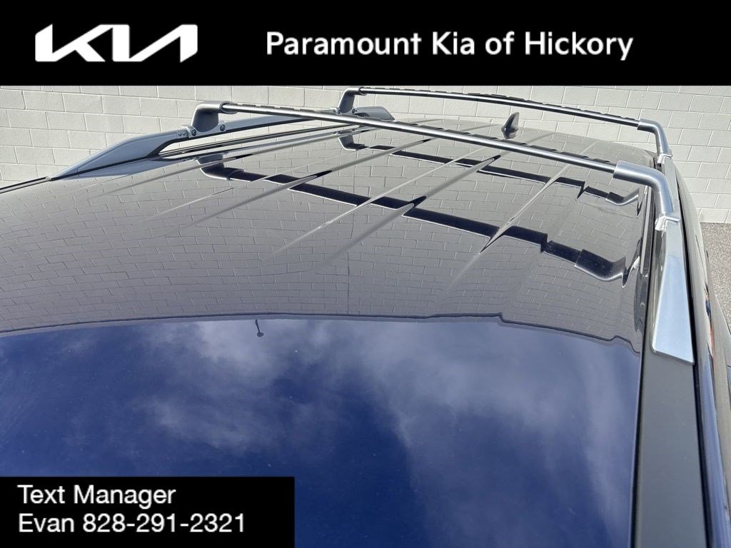 Used 2022 Nissan Pathfinder SL w/ SL Black Package image 33