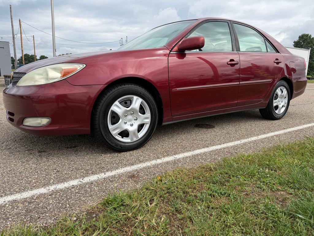 Used 2003 Toyota Camry XLE w/ Gold Pkg FWD image 3