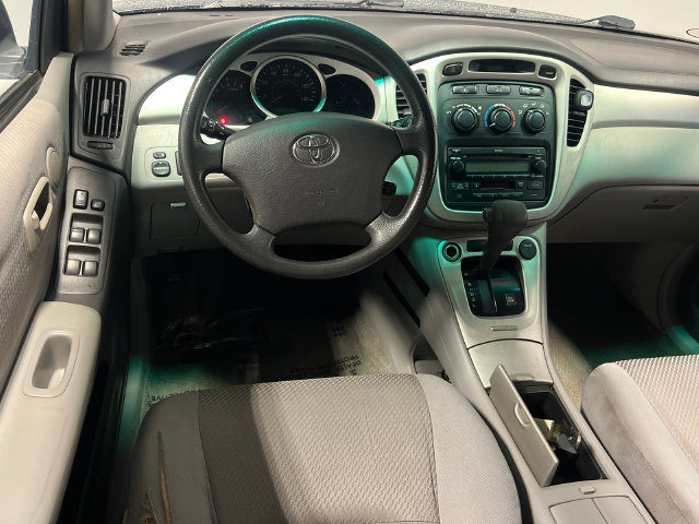 Used 2005 Toyota Highlander 2WD w/ Towing Prep Pkg image 12