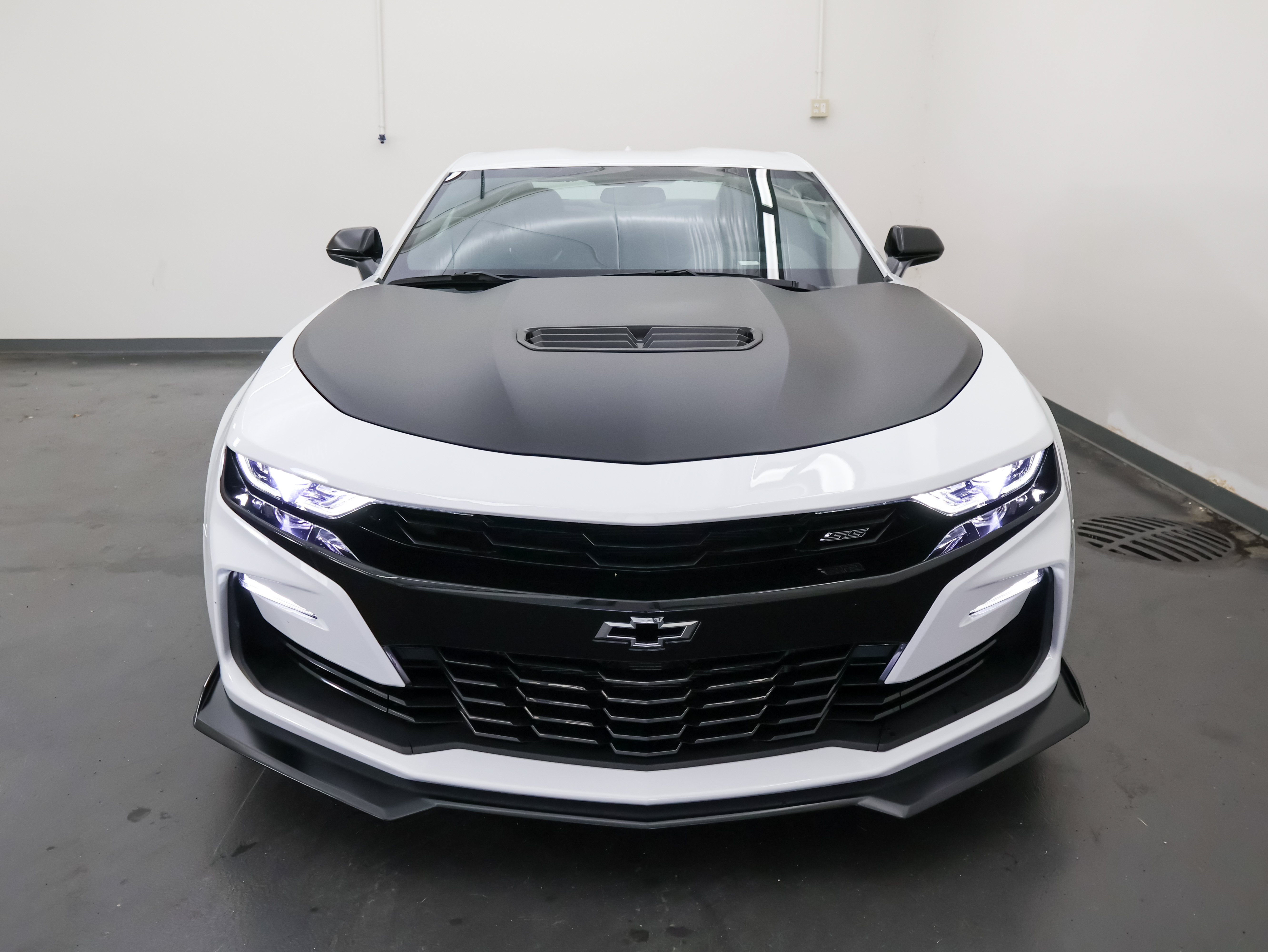 Used 2019 Chevrolet Camaro SS RWD image 8