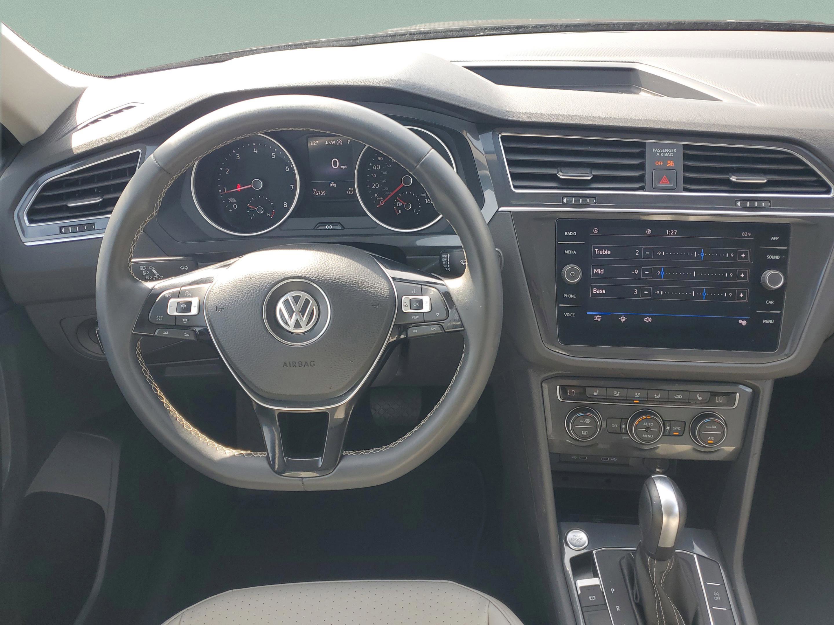 Used 2021 Volkswagen Tiguan SE image 10