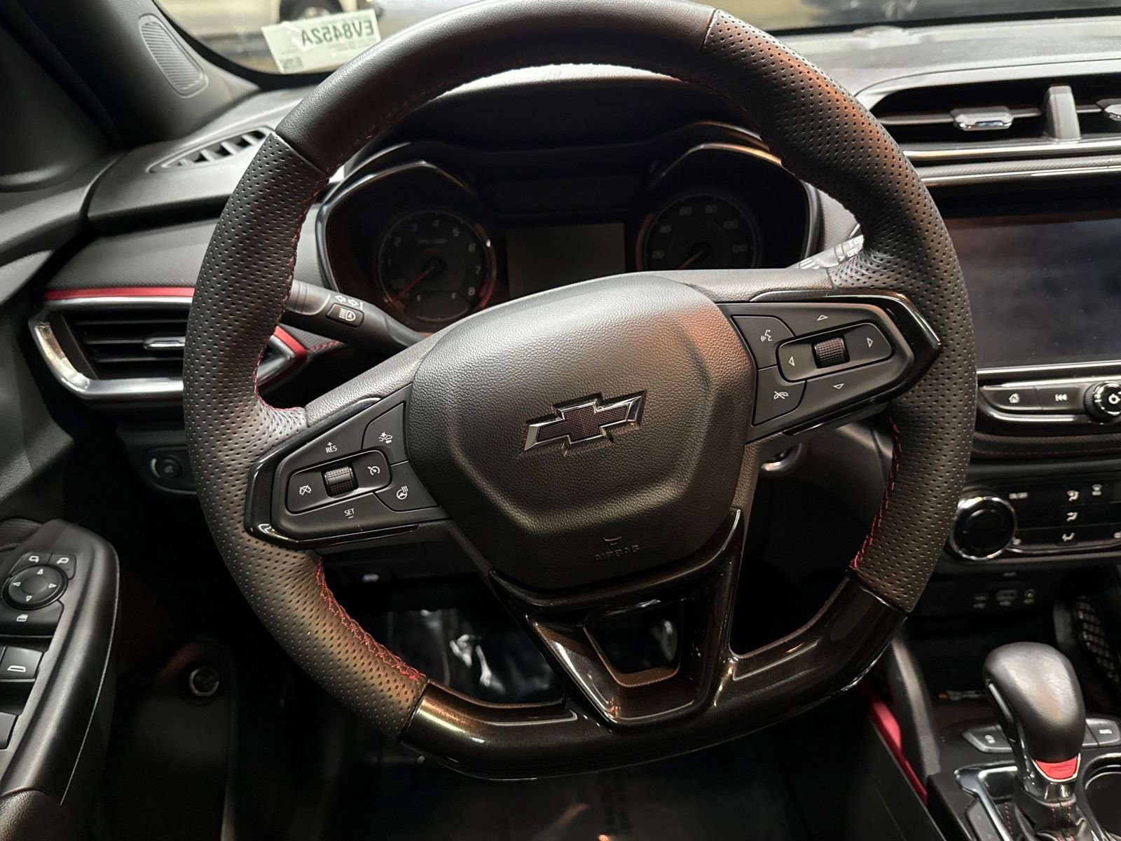 Used 2022 Chevrolet TrailBlazer RS w/ Sun and Liftgate Package image 17