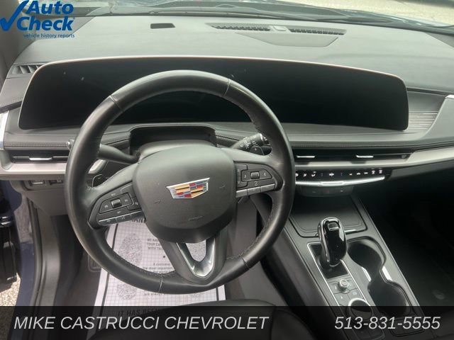 Used 2025 Cadillac XT4 Premium Luxury FWD image 7