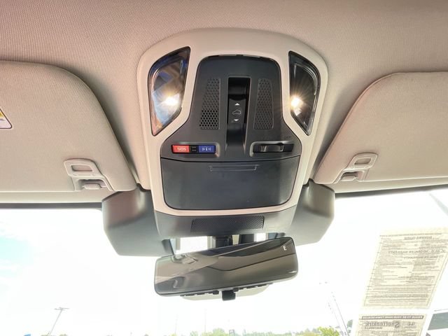 Used 2025 Subaru Outback Touring AWD/4WD image 23