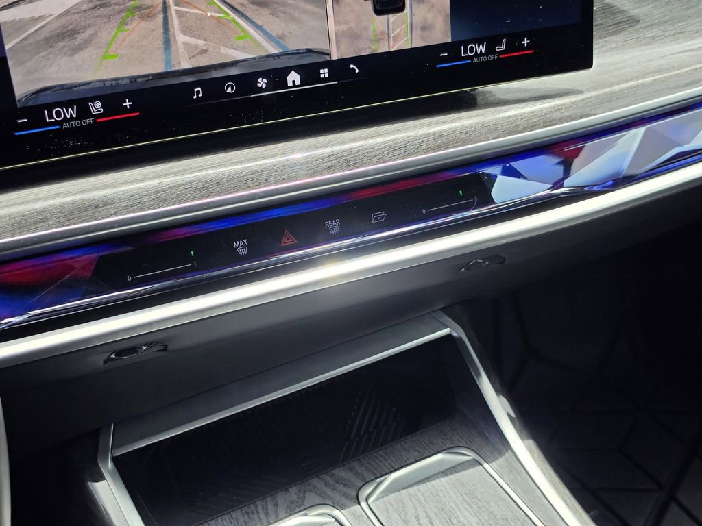 Used 2023 BMW 760i xDrive w/ Executive Package image 23