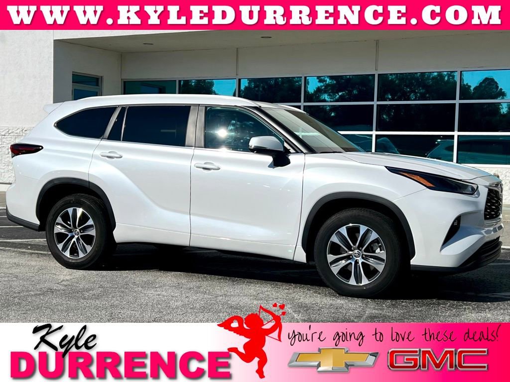Used 2024 Toyota Highlander XLE