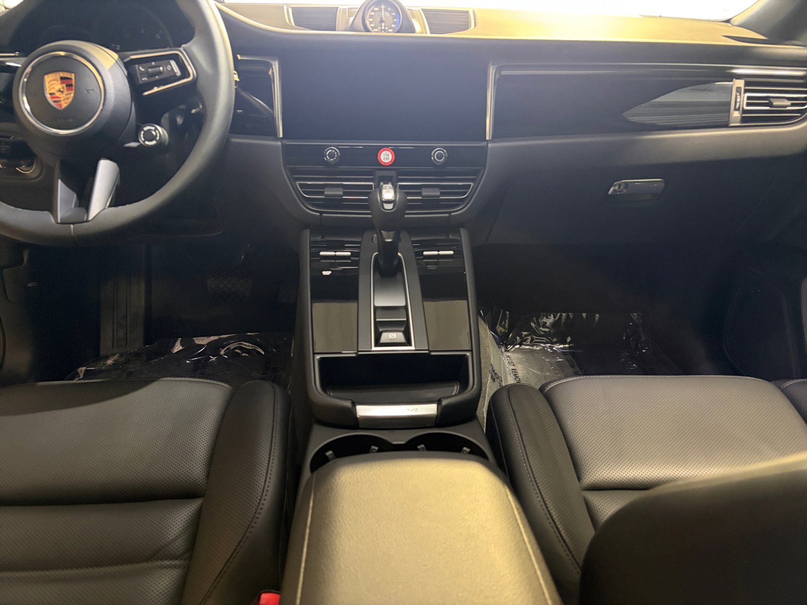 Certified 2026 Porsche Macan AWD/4WD image 16