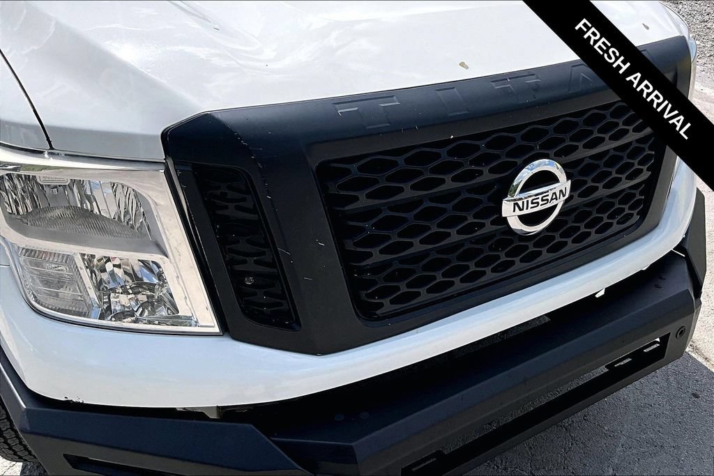Used 2017 Nissan Titan S AWD/4WD image 29