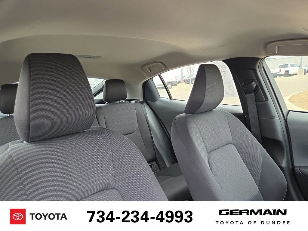 Used 2025 Toyota Prius LE image 18