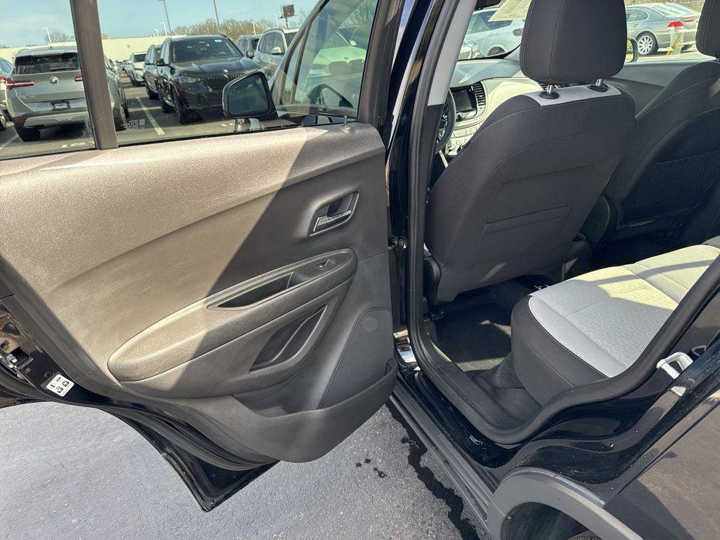 Used 2020 Chevrolet Trax LS w/ Tint and Cruise Package image 12