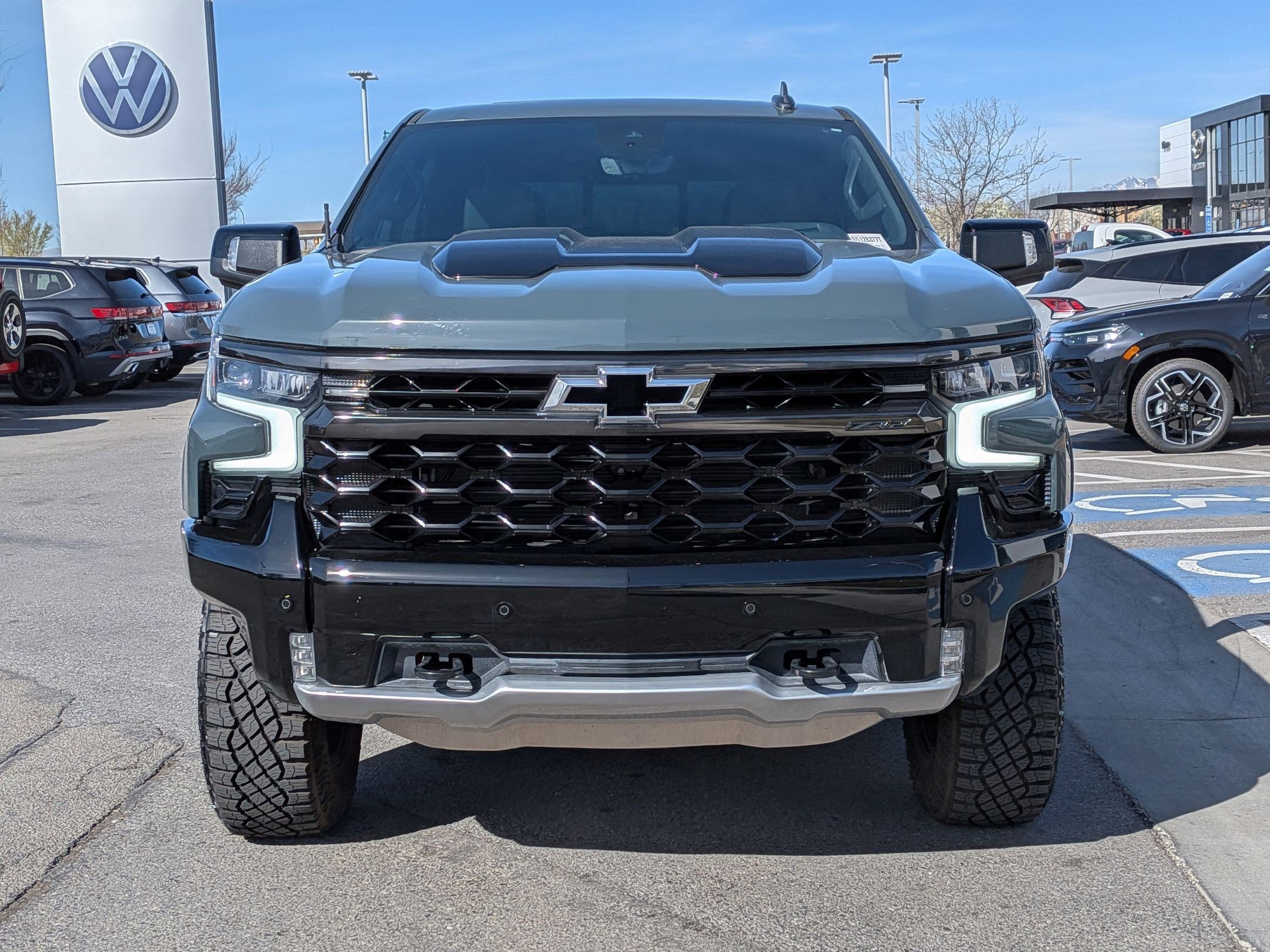 Used 2025 Chevrolet Silverado 1500 ZR2 w/ Technology Package image 12