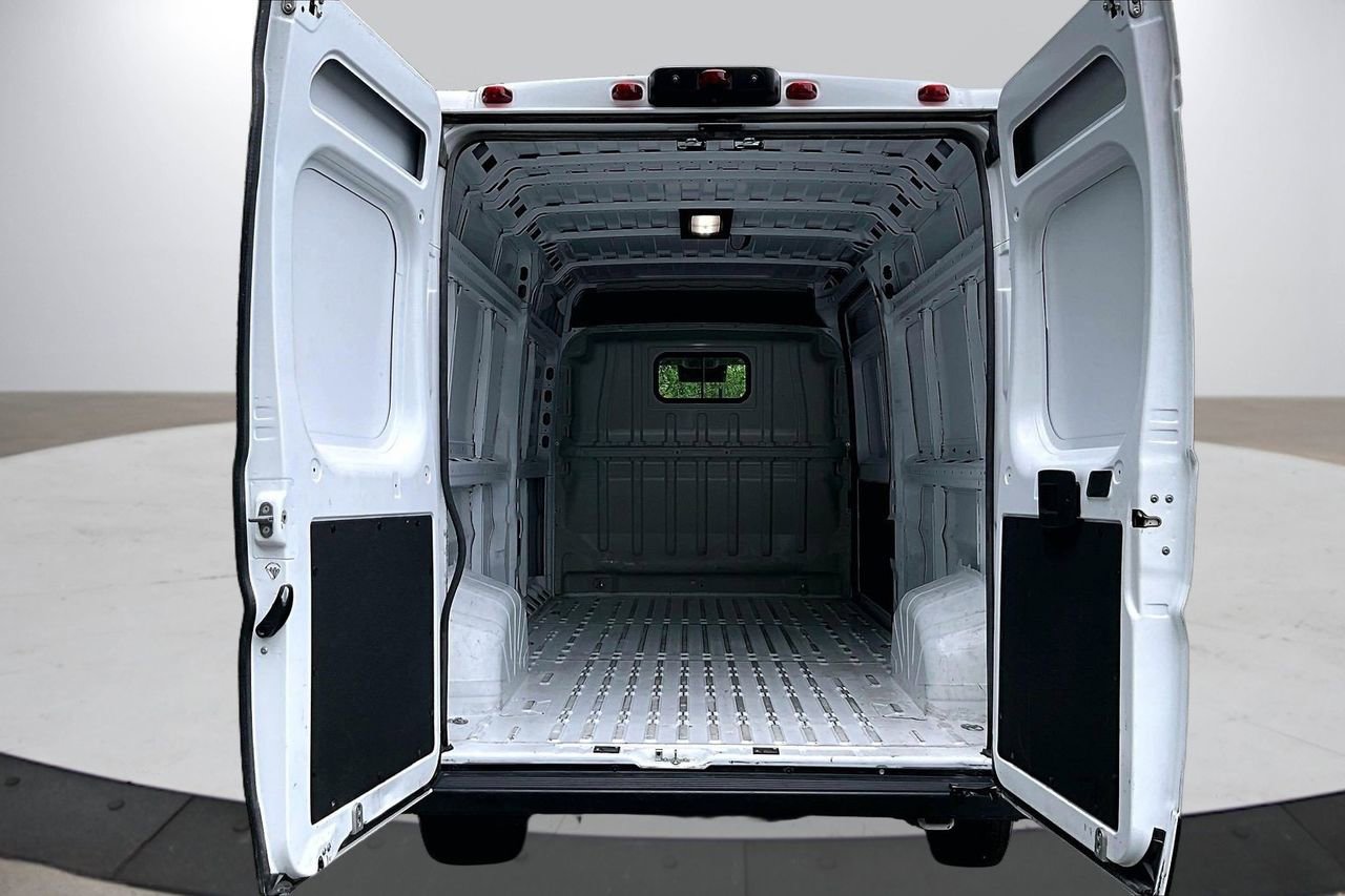Used 2024 RAM ProMaster 2500 w/ Convenience Group FWD image 24