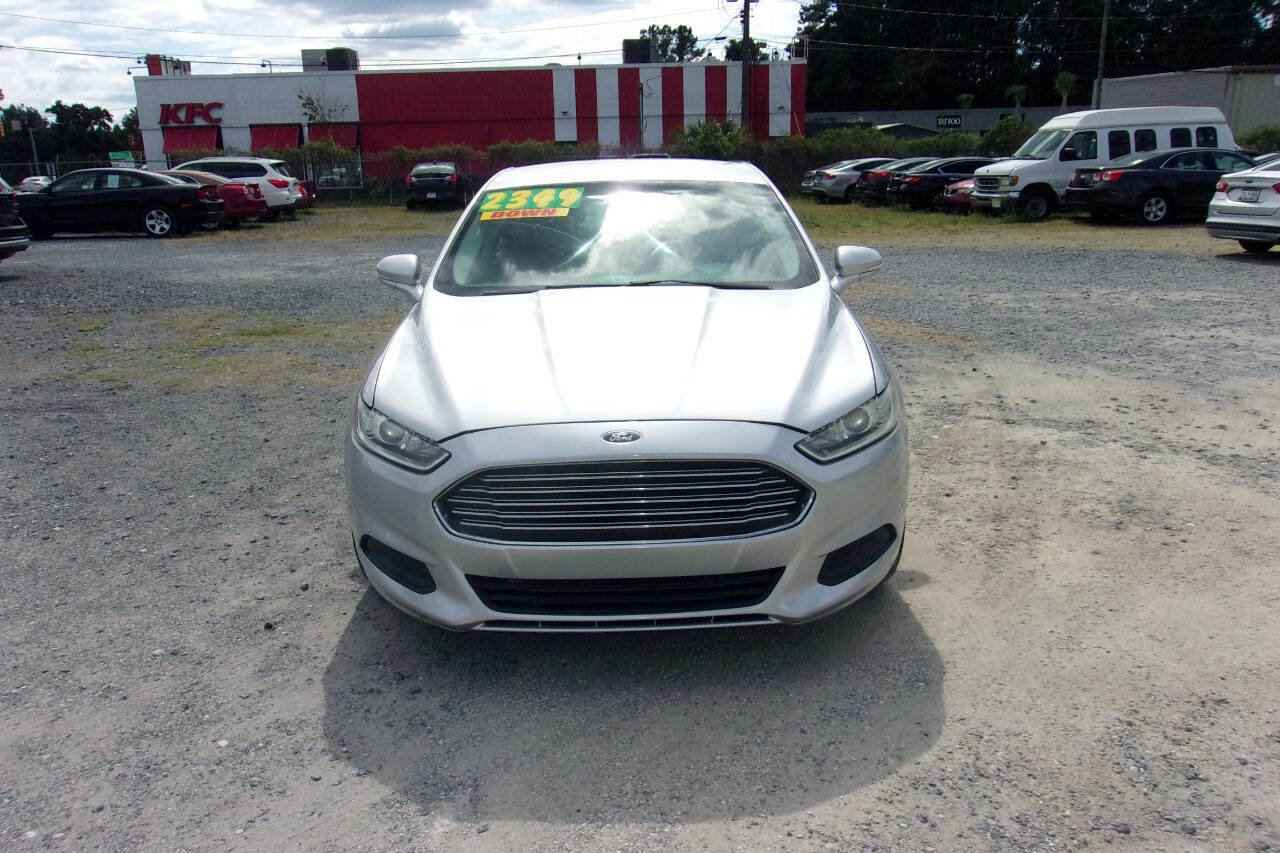 Used 2016 Ford Fusion SE image 2
