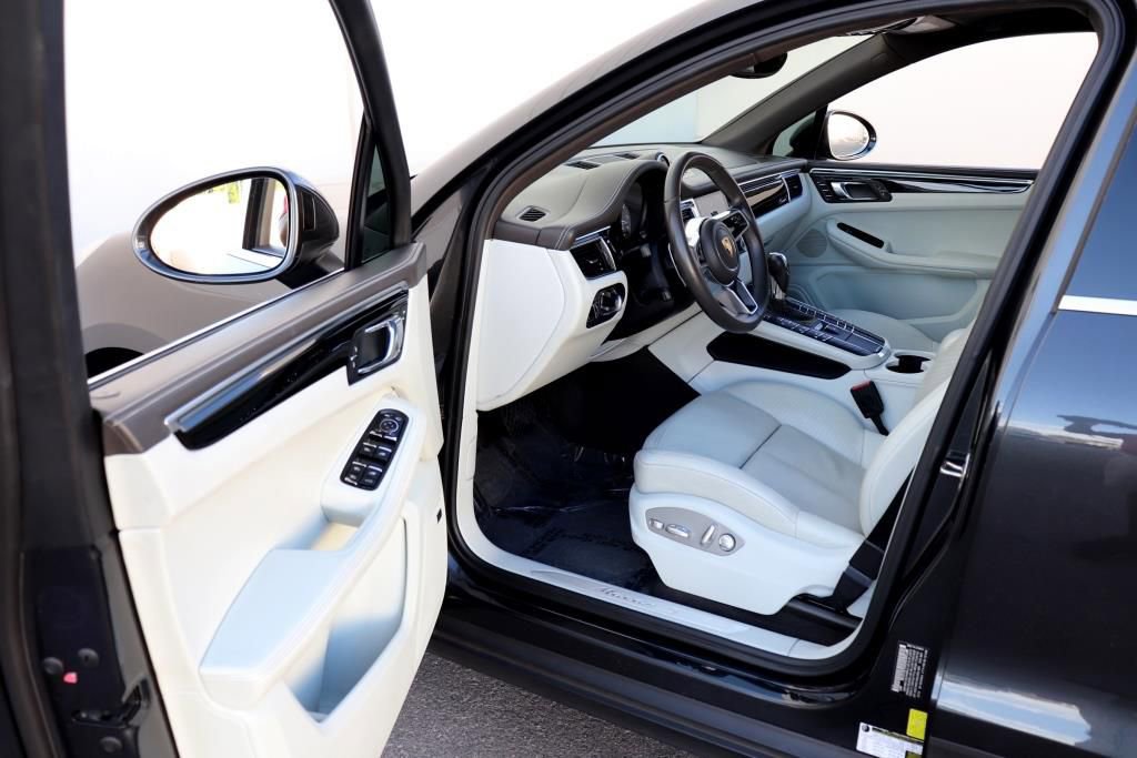 Used 2017 Porsche Macan S image 2