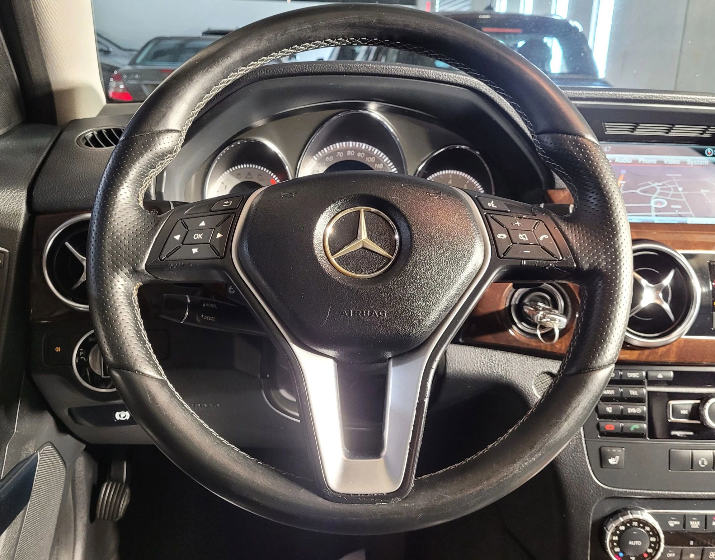 Used 2015 Mercedes-Benz GLK 350 4MATIC image 23