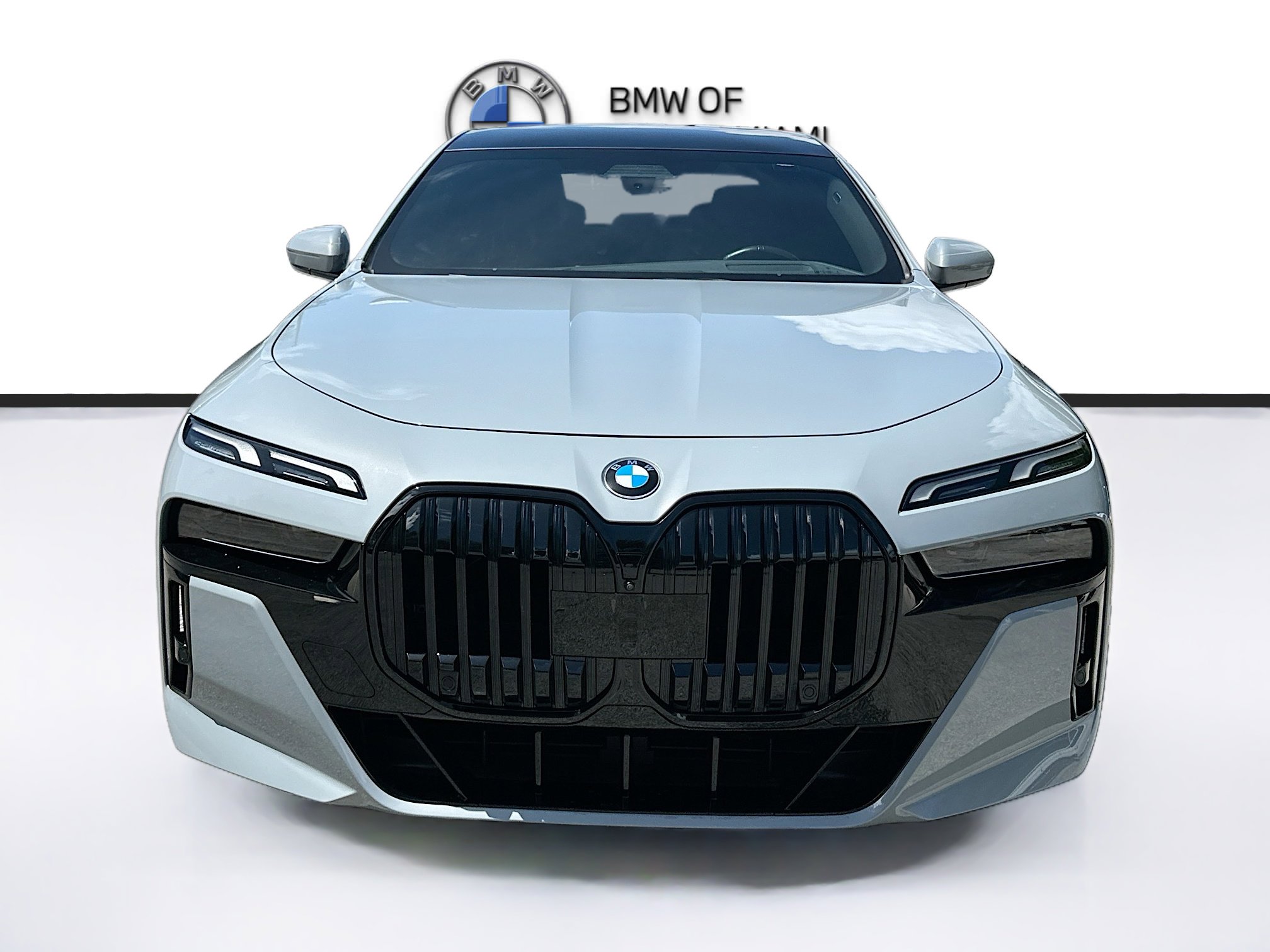 Certified 2023 BMW 760i xDrive image 2