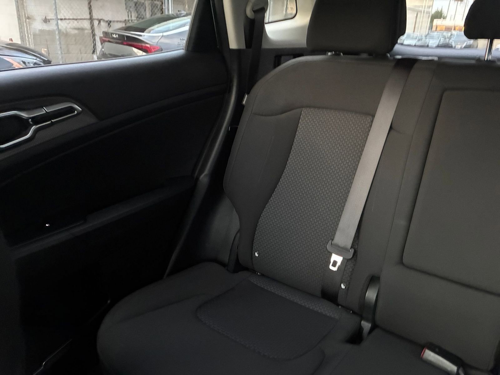 Used 2025 Kia Sportage LX image 38