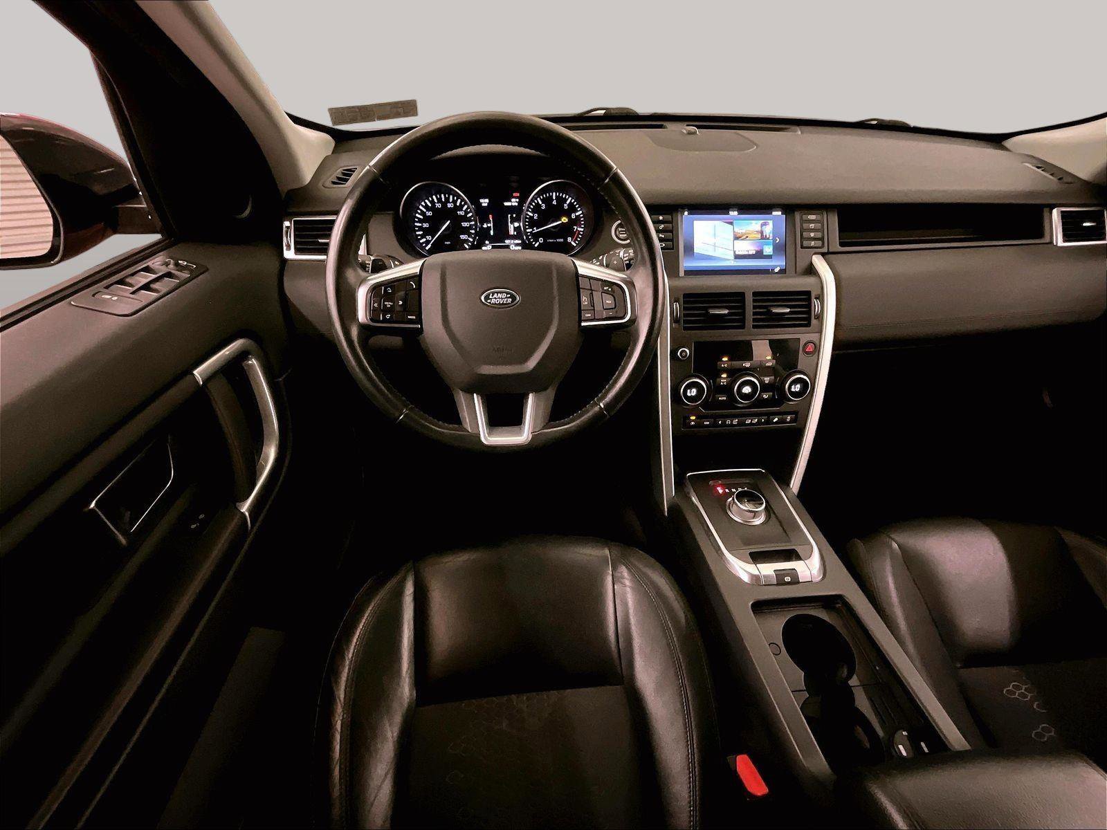 Used 2016 Land Rover Discovery Sport SE image 5