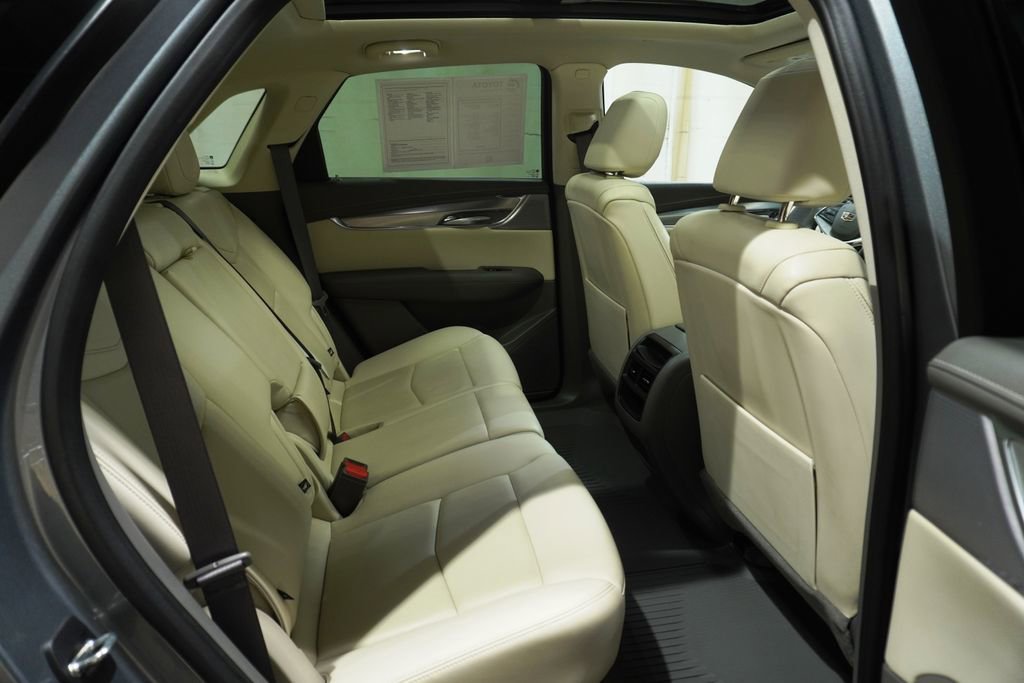 Used 2022 Cadillac XT5 Premium Luxury image 16