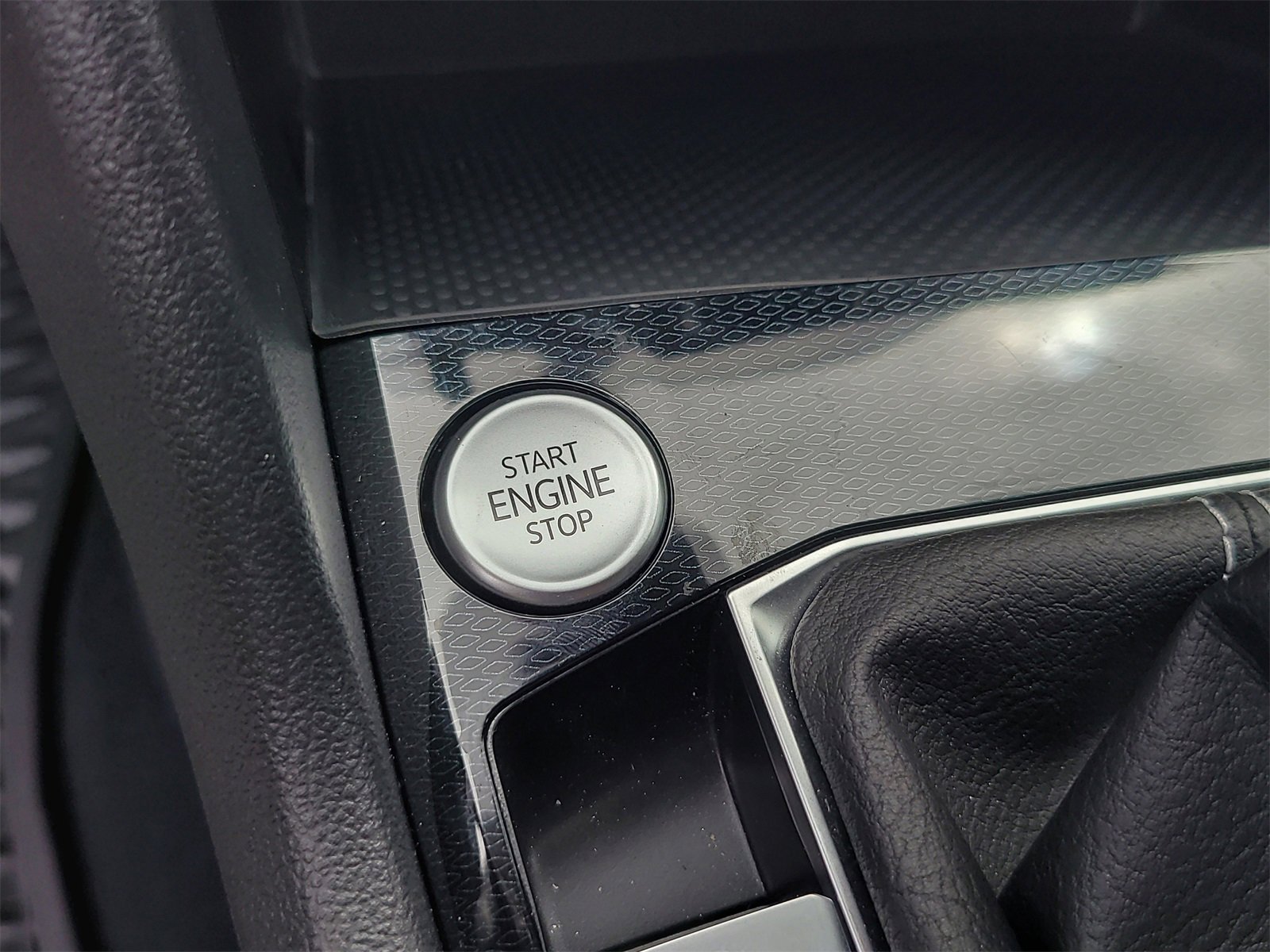 Certified 2025 Volkswagen Taos S image 26