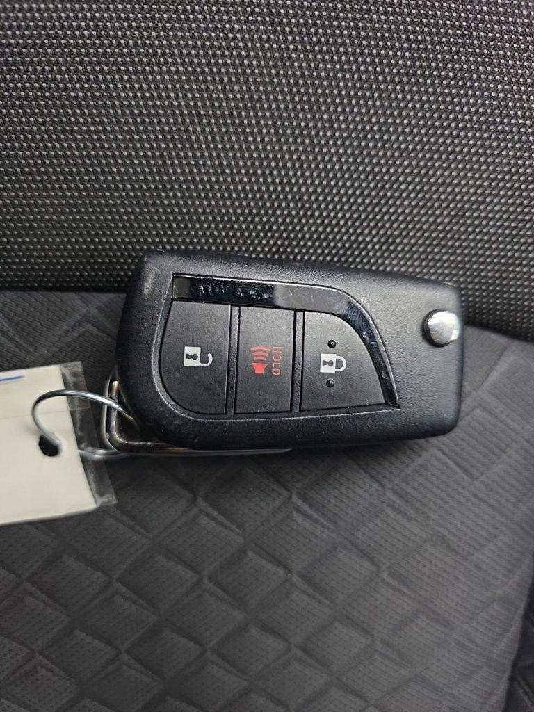 Used 2021 Toyota C-HR LE image 4