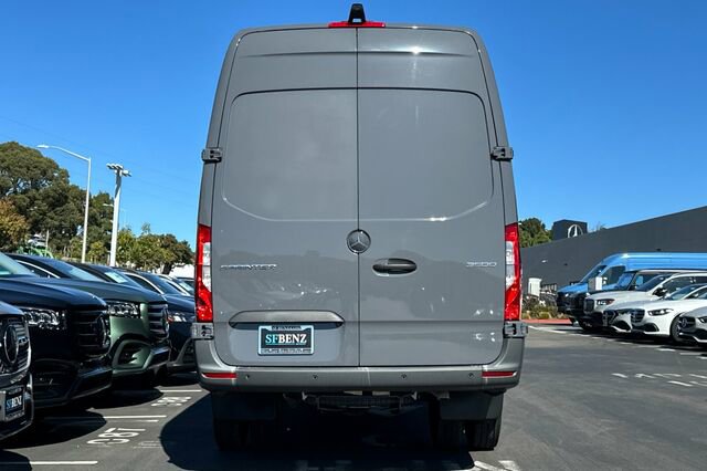 Used 2024 Mercedes-Benz Sprinter 3500 image 5