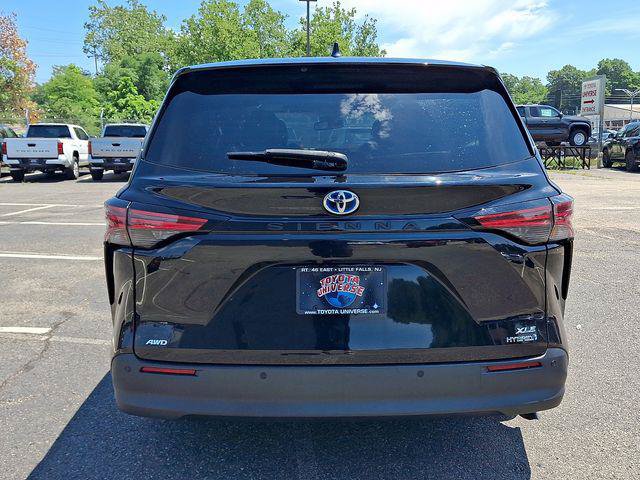 Certified 2021 Toyota Sienna XLE AWD/4WD image 5