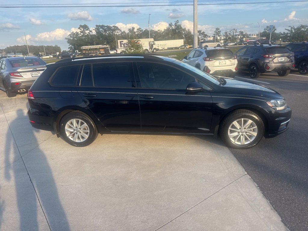 Used 2018 Volkswagen Golf S image 4