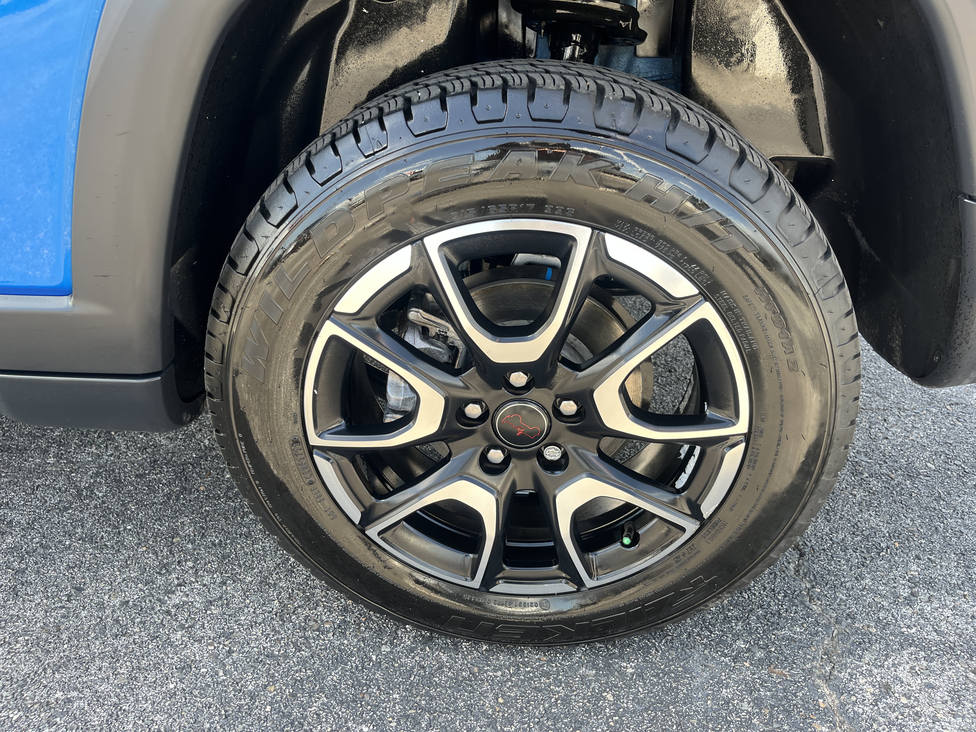 Used 2025 Jeep Compass Trailhawk AWD/4WD image 9