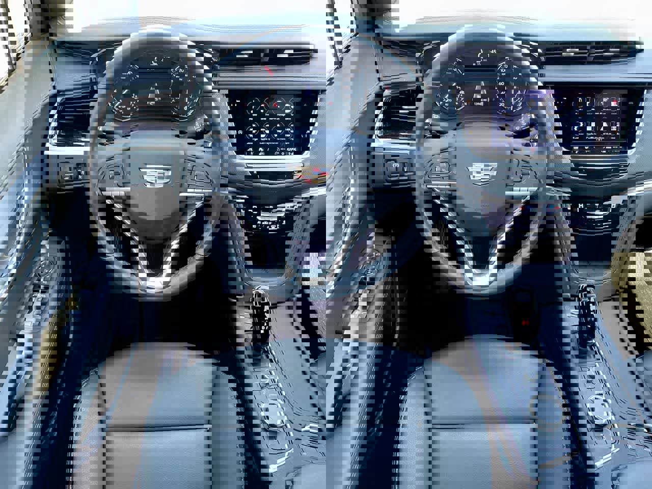 Certified 2025 Cadillac XT6 Luxury AWD/4WD image 11