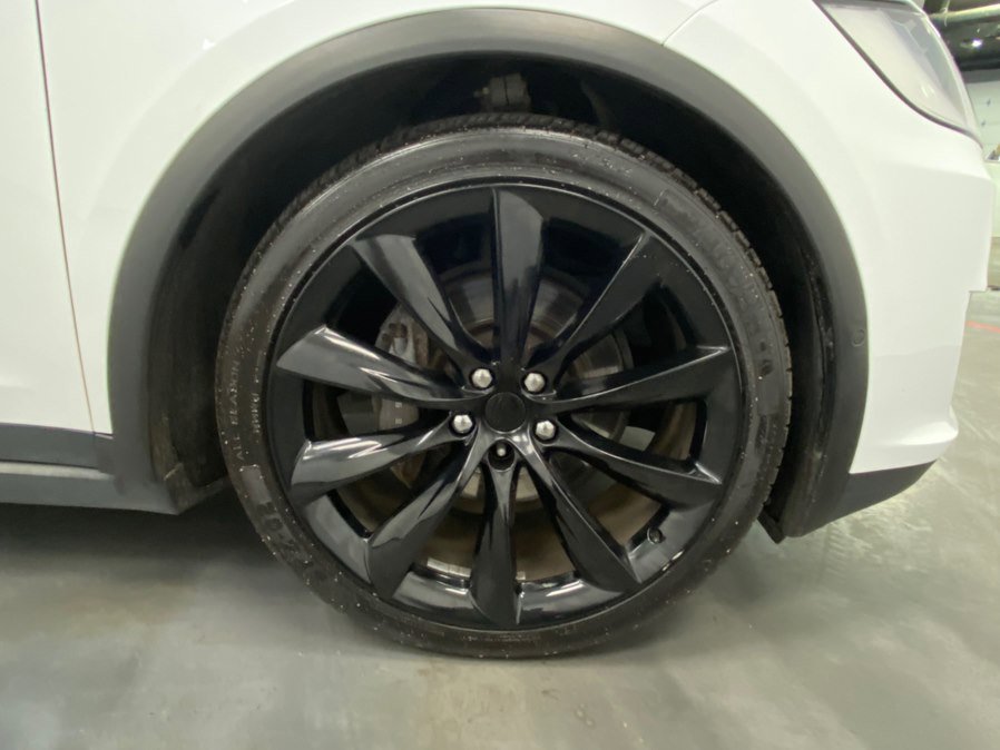 Used 2017 Tesla Model X 90D image 18